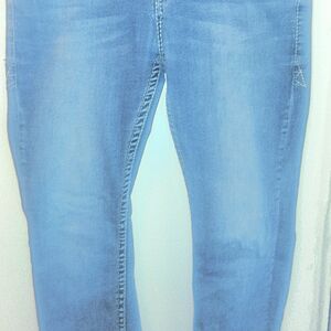 Classic Light Blue Skinny Jeans